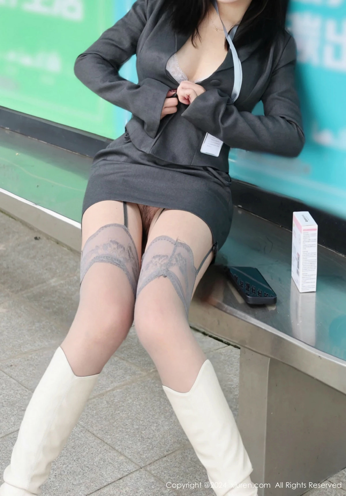 [[XiuRen秀人网]秀人网]No.9595_模特小薯条nienie性感OL制服露情趣内衣配灰丝吊袜秀美腿诱惑写真76P