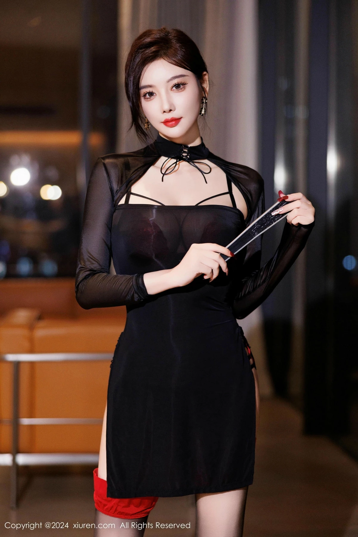 [[XiuRen秀人网]秀人网]No.9599_女神杨晨晨Yome性感黑色服饰露红色内衣配黑丝袜秀美腿诱惑写真80P