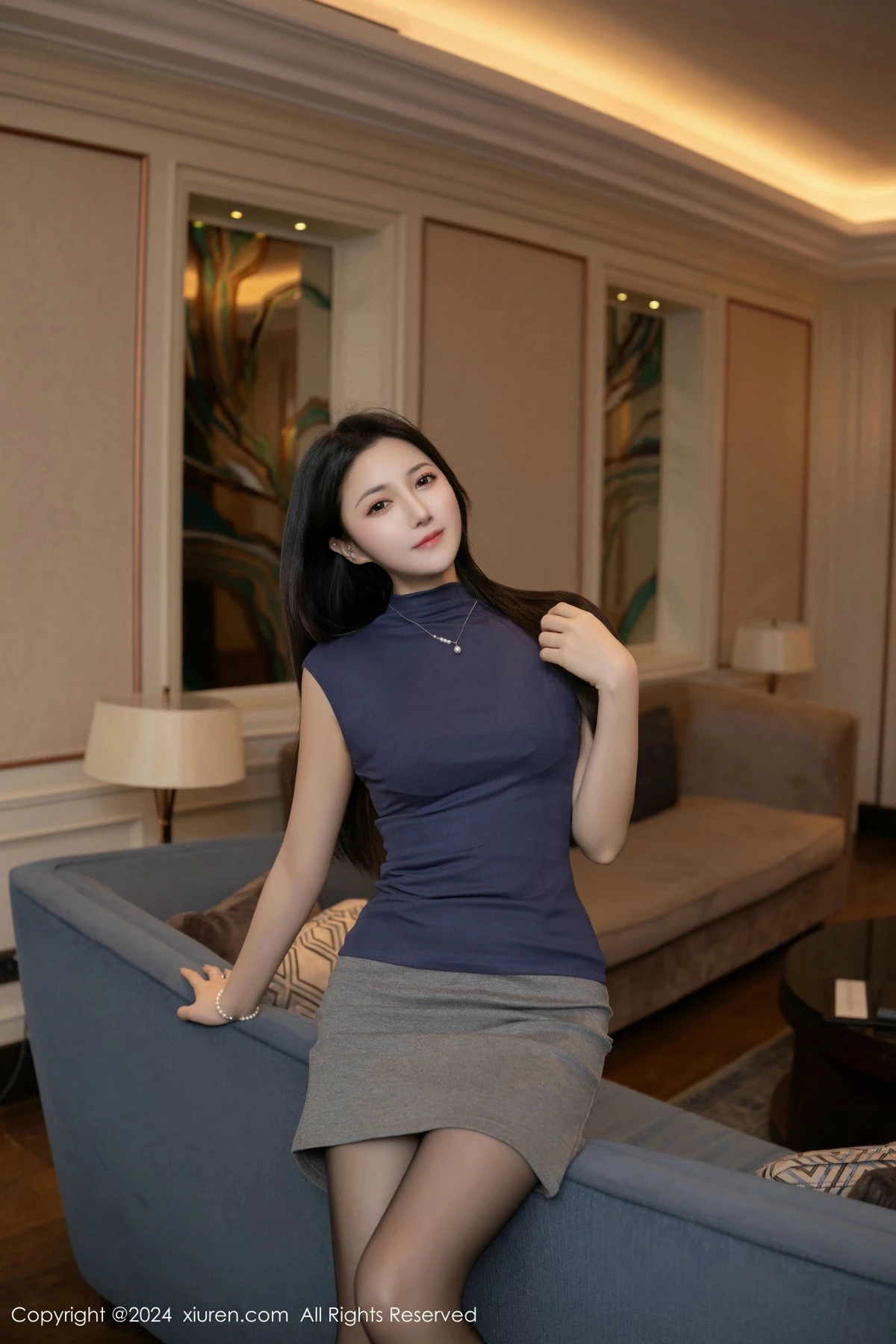 [[XiuRen秀人网]秀人网]No.9600_模特鱼子酱Fish深色OL服饰露性感黑色内衣配超薄黑丝极致魅惑写真80P