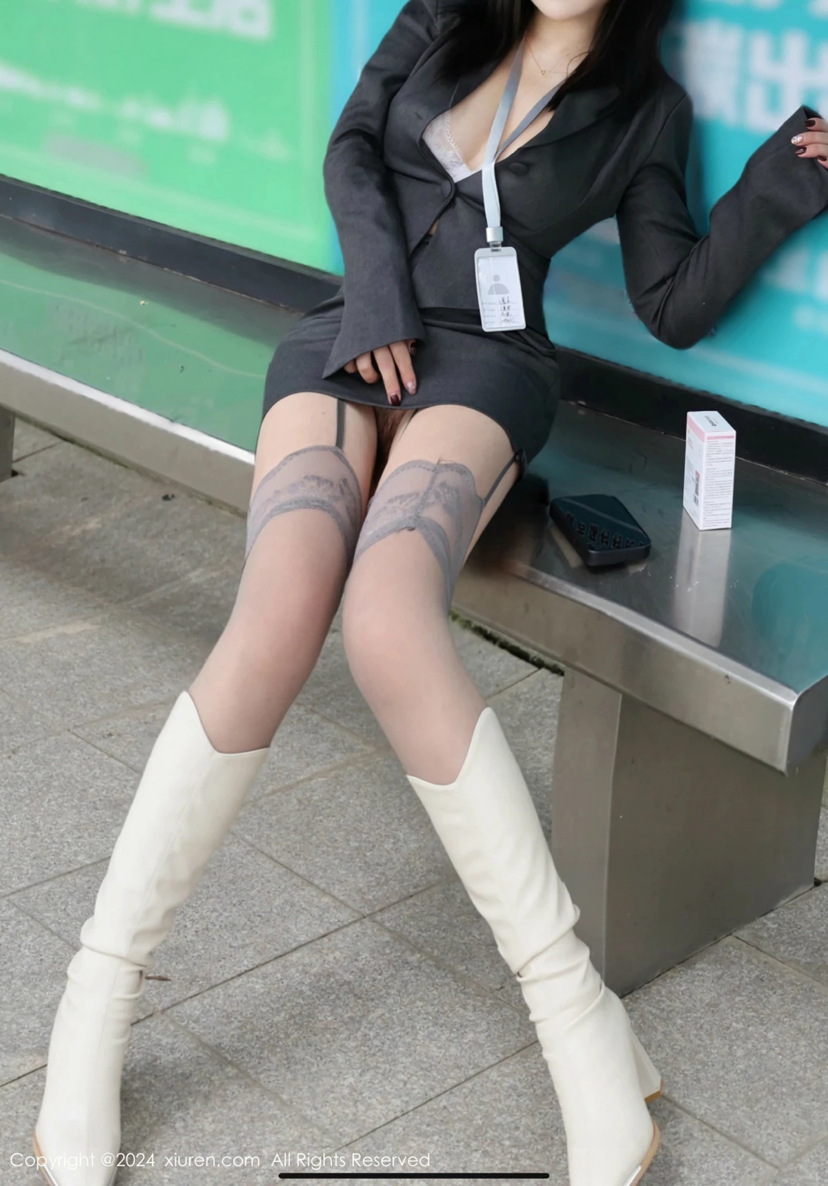 [[XiuRen秀人网]秀人网]No.9595_模特小薯条nienie性感OL制服露情趣内衣配灰丝吊袜秀美腿诱惑写真76P