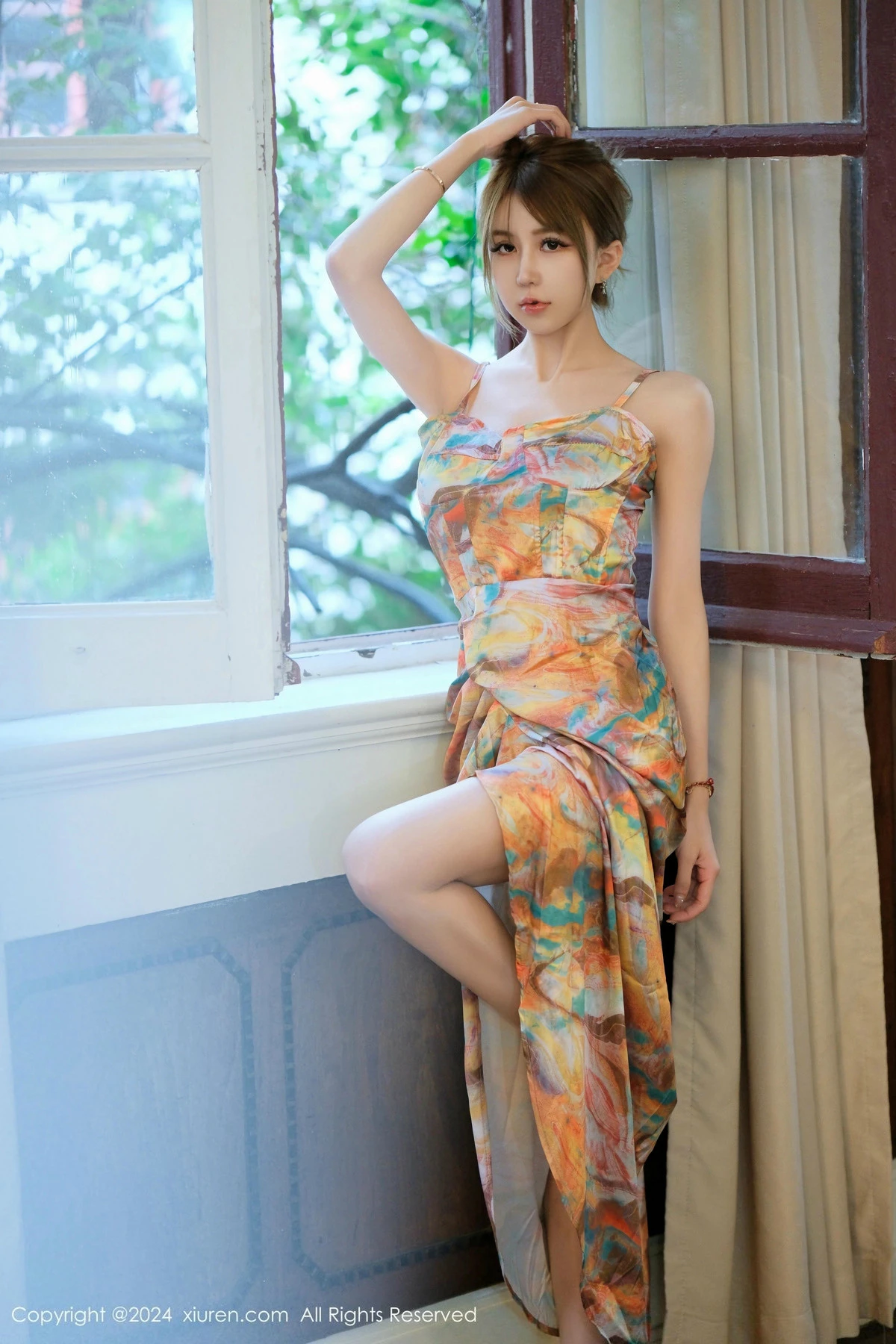 [[XiuRen秀人网]秀人网]No.9465_模特Zoe柚柚性感油画连衣长裙露灰丝吊袜秀凹凸身材诱惑写真80P