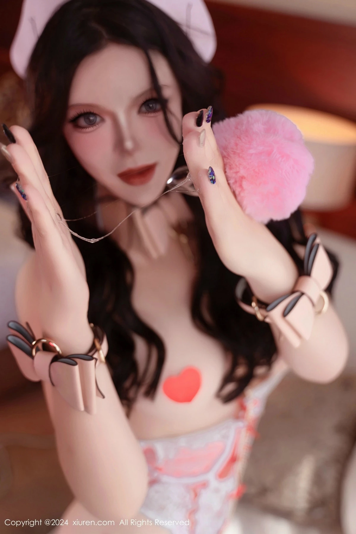 [[XiuRen秀人网]秀人网]No.9466_模特伊丽莎有点白性感粉色护士装配白丝袜秀惹火身材诱惑写真118P