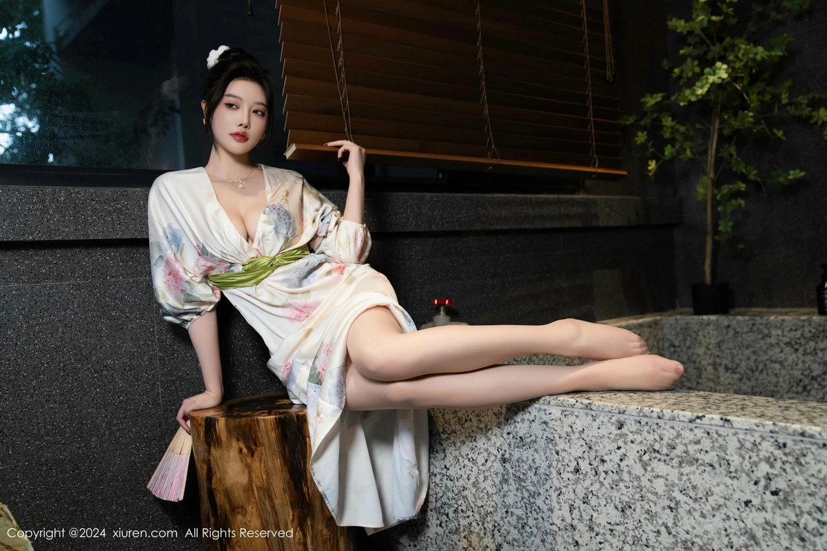 [[XiuRen秀人网]秀人网]No.9470_女神杨晨晨Yome白色连衣裙+红色蕾丝情趣内衣秀丰腴身材诱惑写真99P