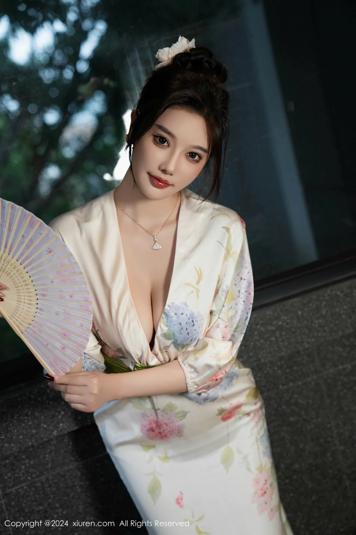 [[XiuRen秀人网]秀人网]No.9470_女神杨晨晨Yome白色连衣裙+红色蕾丝情趣内衣秀丰腴身材诱惑写真99P