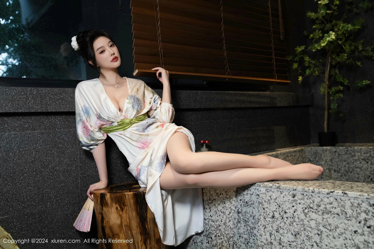 [[XiuRen秀人网]秀人网]No.9470_女神杨晨晨Yome白色连衣裙+红色蕾丝情趣内衣秀丰腴身材诱惑写真99P