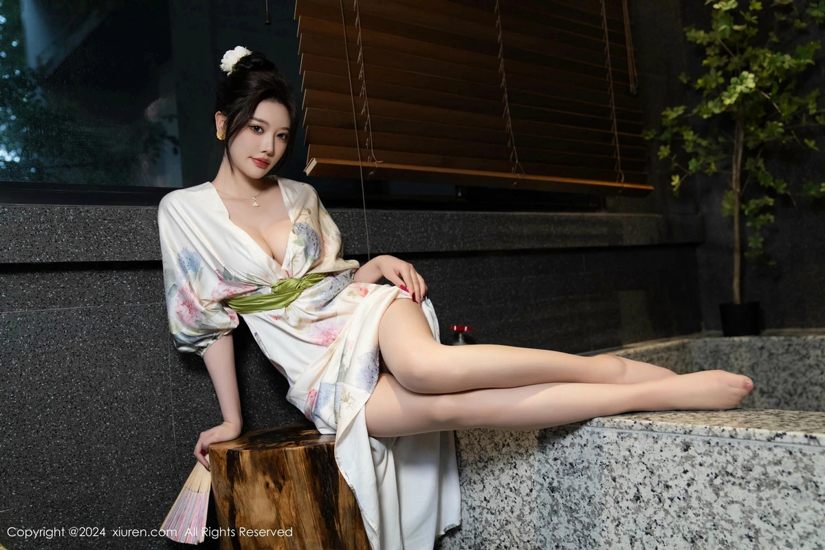 [[XiuRen秀人网]秀人网]No.9470_女神杨晨晨Yome白色连衣裙+红色蕾丝情趣内衣秀丰腴身材诱惑写真99P