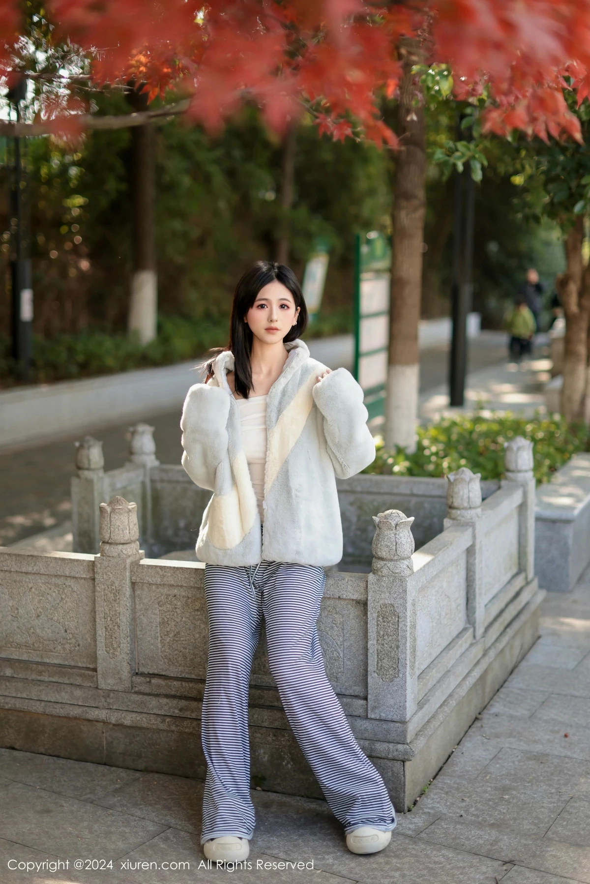 [[XiuRen秀人网]秀人网]No.9605_模特奶芙乔乔性感白T配长裤露超薄黑丝秀凹凸身材撩人诱惑写真85P