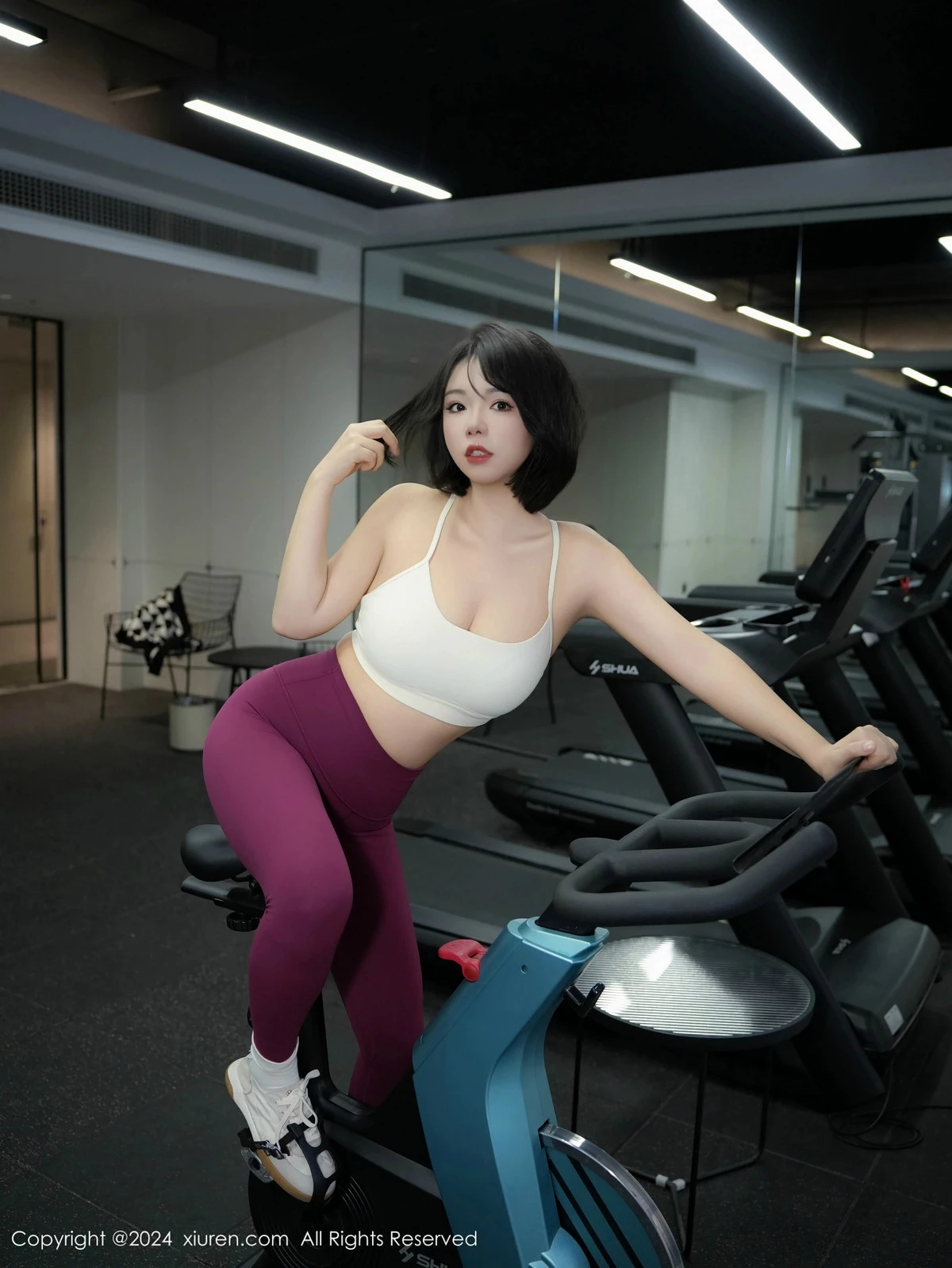 [[XiuRen秀人网]秀人网]No.9603_新人模特桃色奶酪健身房场景性感紫色瑜伽服秀丰腴身材诱惑写真53P