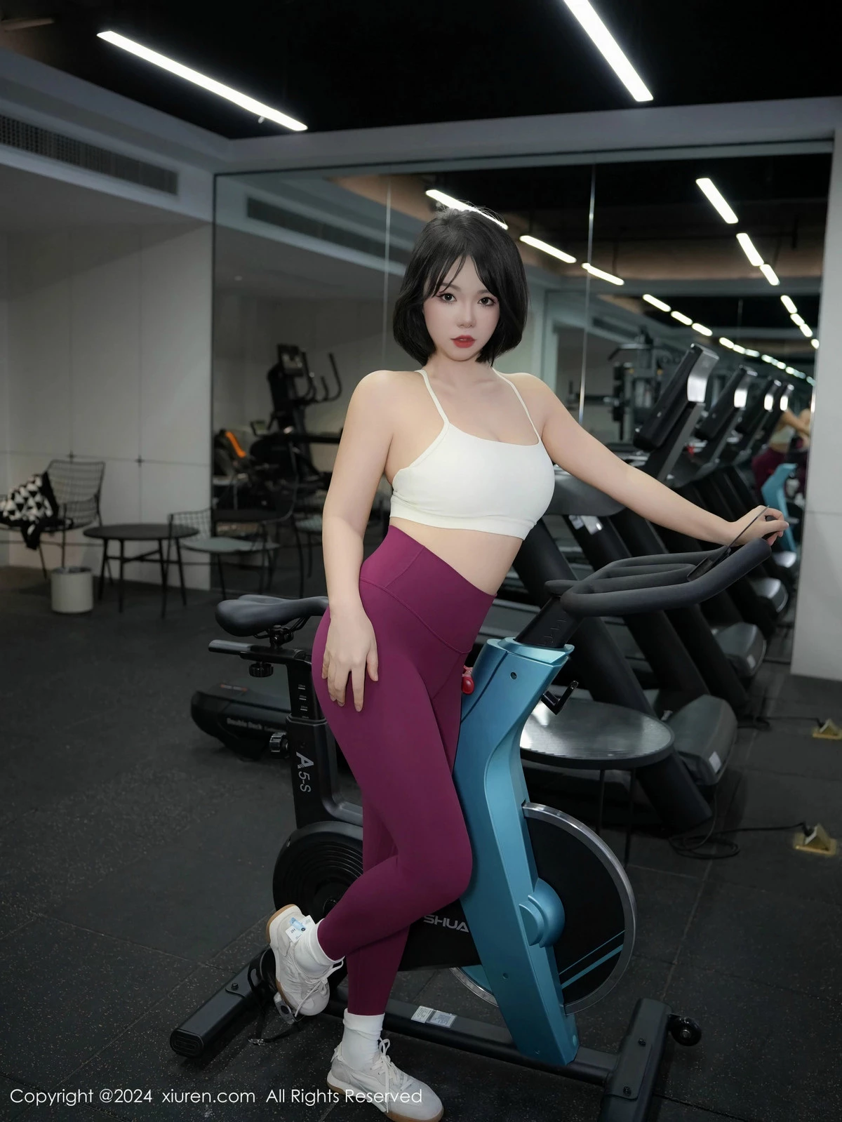 [[XiuRen秀人网]秀人网]No.9603_新人模特桃色奶酪健身房场景性感紫色瑜伽服秀丰腴身材诱惑写真53P