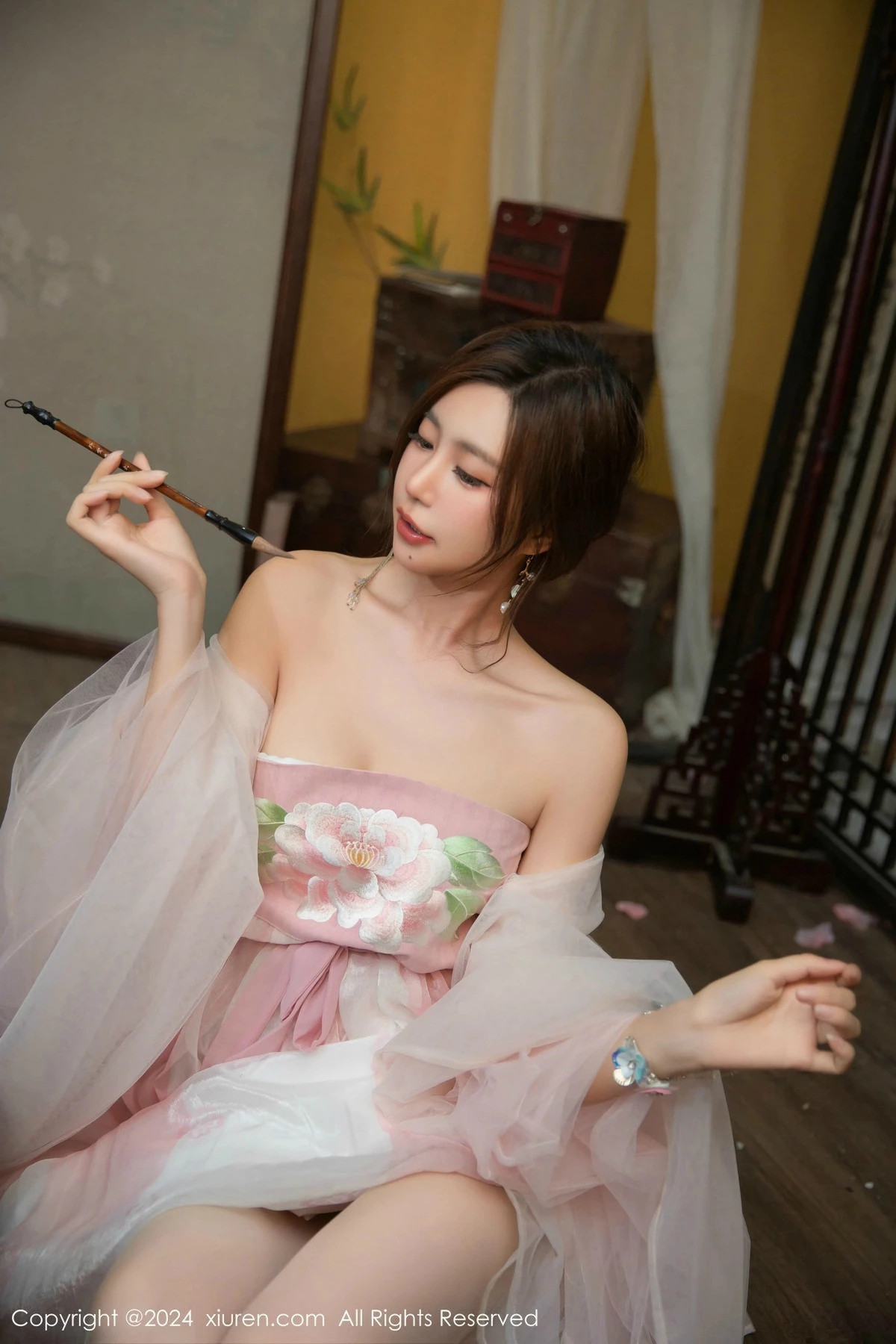 [[XiuRen秀人网]秀人网]No.9475_女神绮里嘉ula私房性感轻透古风薄纱服饰秀曼妙身姿撩人诱惑写真80P