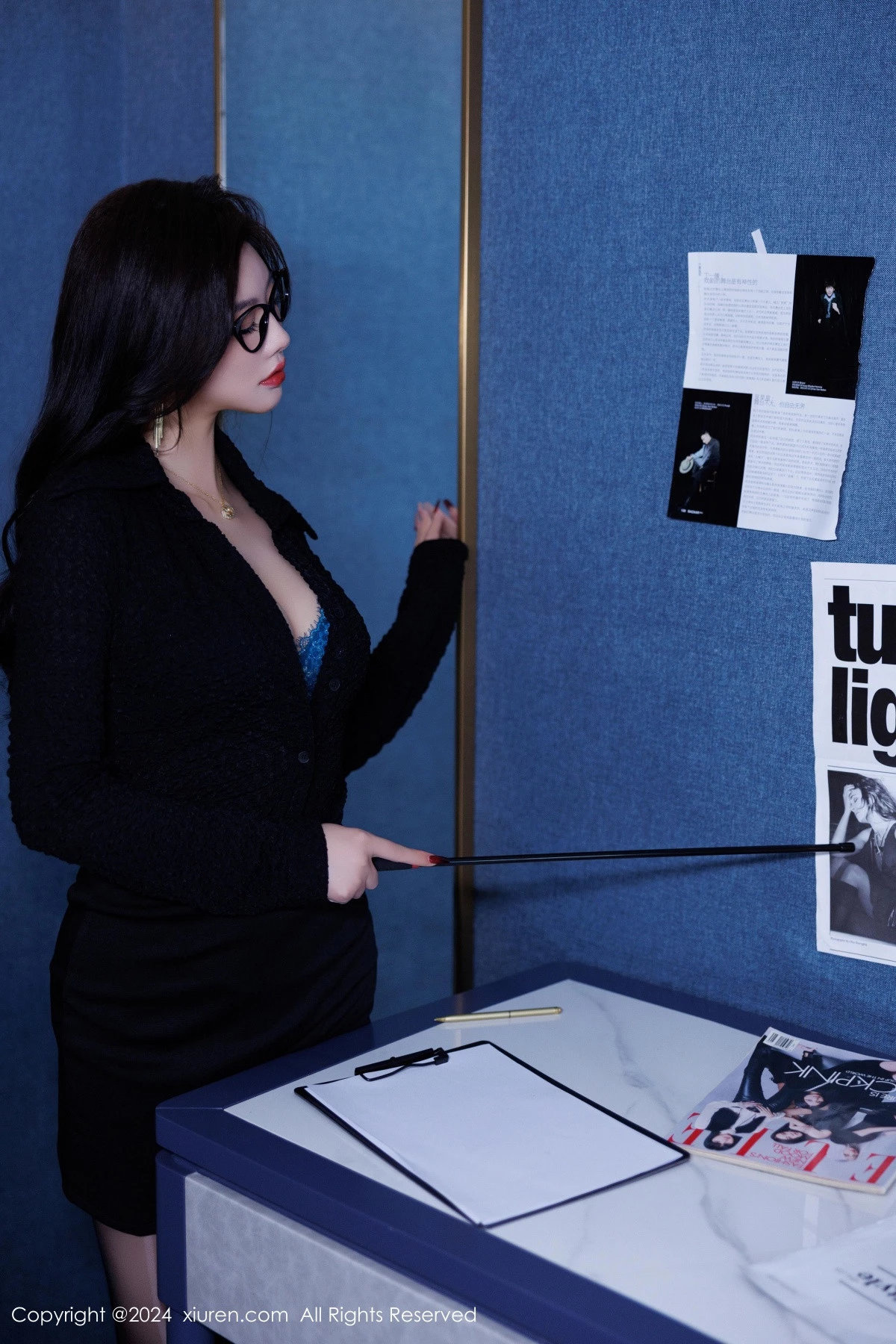 [[XiuRen秀人网]秀人网]No.9490_女神杨晨晨Yome黑色OL服饰露蓝色内衣配超薄黑丝秀翘臀诱惑写真85P