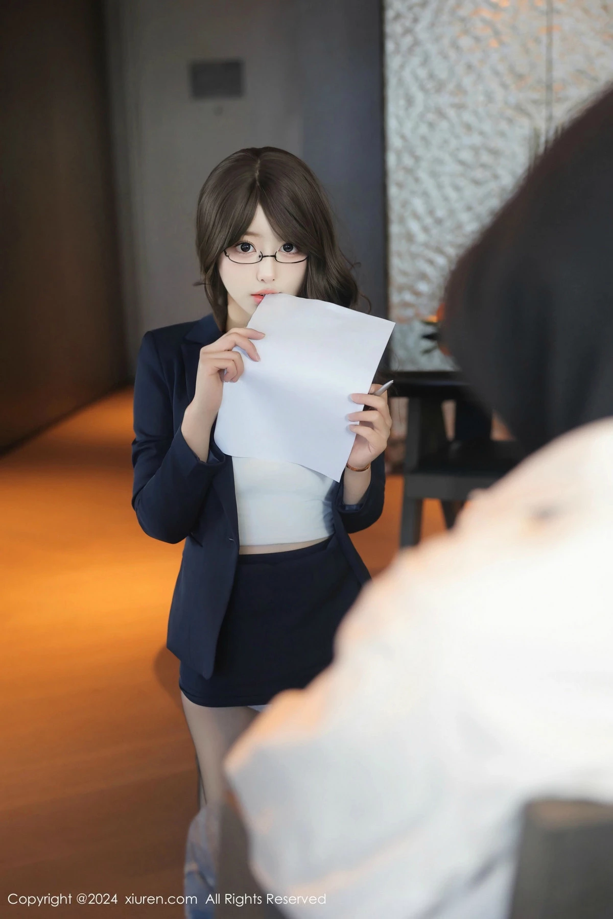 [[XiuRen秀人网]秀人网]No.9486_模特桃妖夭性感OL服饰露白色内衣配超薄黑丝秀曼妙身姿诱惑写真72P