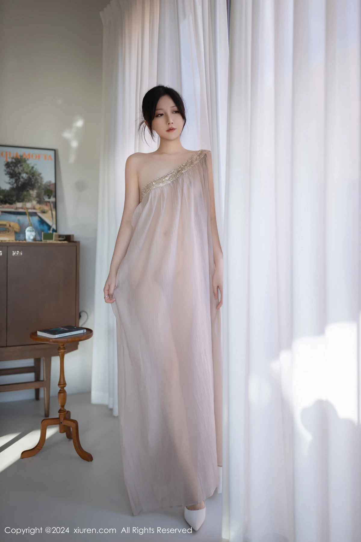 [[XiuRen秀人网]秀人网]No.9492_模特鱼子酱Fish芦苇场景性感紫色轻透连衣裙秀惹火身材诱惑写真80P