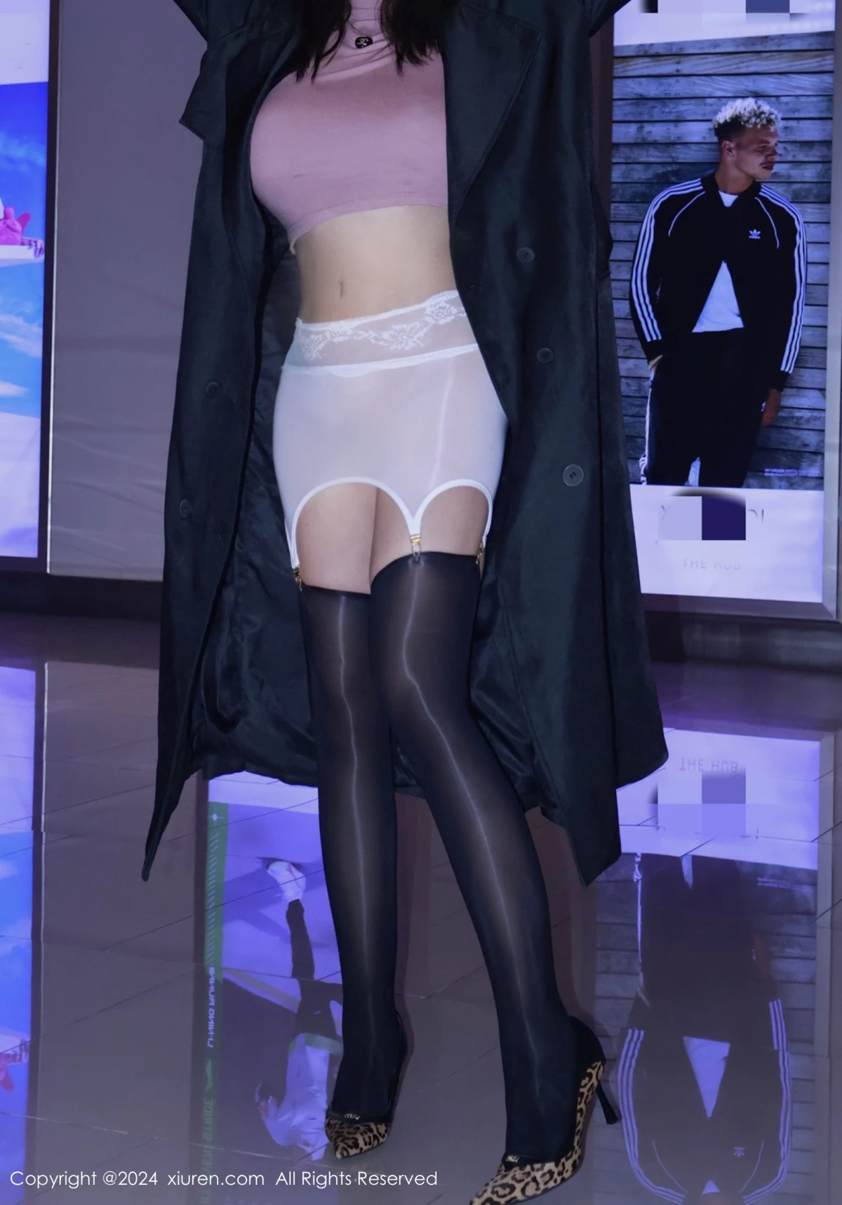 [[XiuRen秀人网]秀人网]No.9489_模特小薯条nienie户外性感肉色连体衣秀惹火身材撩人诱惑写真80P