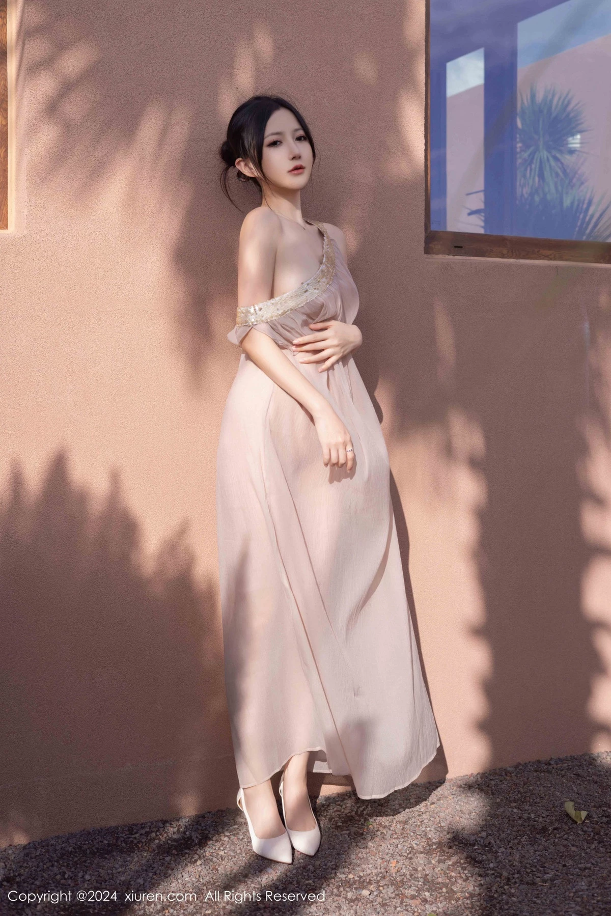 [[XiuRen秀人网]秀人网]No.9492_模特鱼子酱Fish芦苇场景性感紫色轻透连衣裙秀惹火身材诱惑写真80P