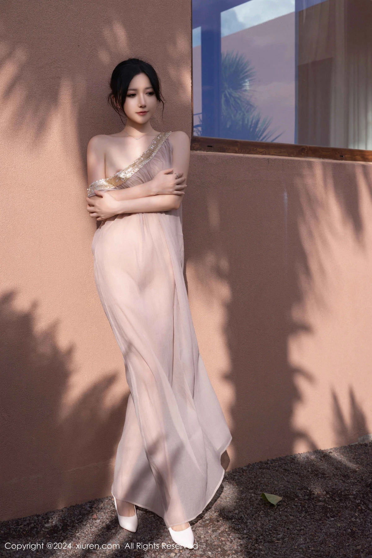 [[XiuRen秀人网]秀人网]No.9492_模特鱼子酱Fish芦苇场景性感紫色轻透连衣裙秀惹火身材诱惑写真80P