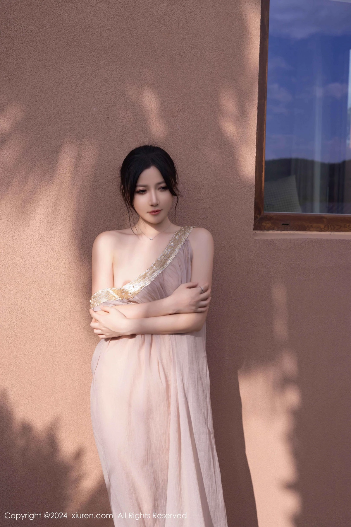 [[XiuRen秀人网]秀人网]No.9492_模特鱼子酱Fish芦苇场景性感紫色轻透连衣裙秀惹火身材诱惑写真80P