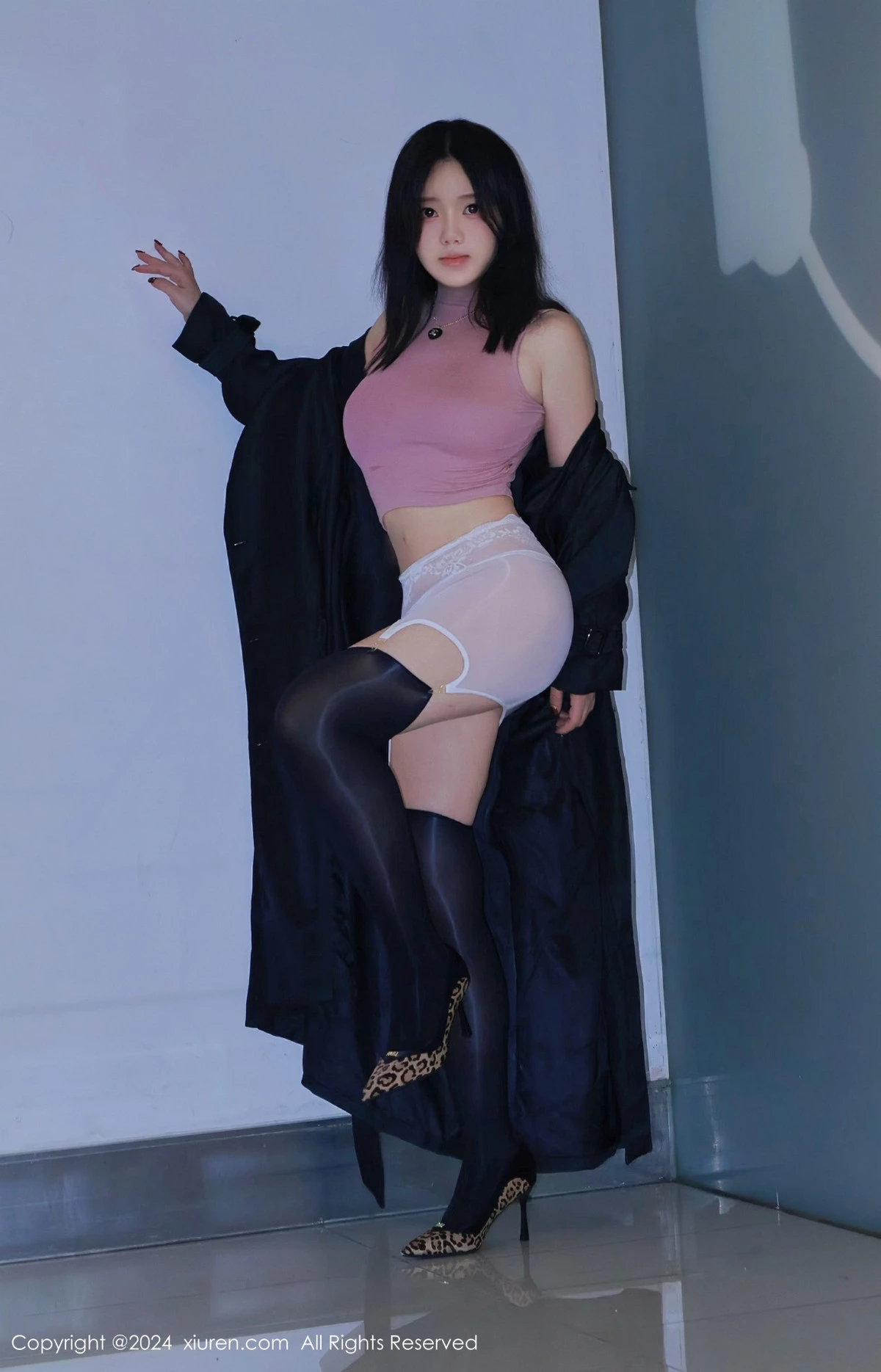 [[XiuRen秀人网]秀人网]No.9489_模特小薯条nienie户外性感肉色连体衣秀惹火身材撩人诱惑写真80P