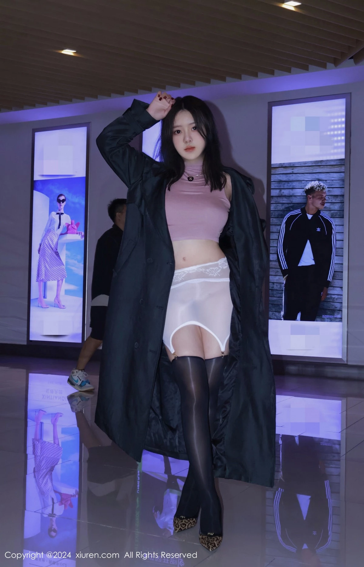 [[XiuRen秀人网]秀人网]No.9489_模特小薯条nienie户外性感肉色连体衣秀惹火身材撩人诱惑写真80P