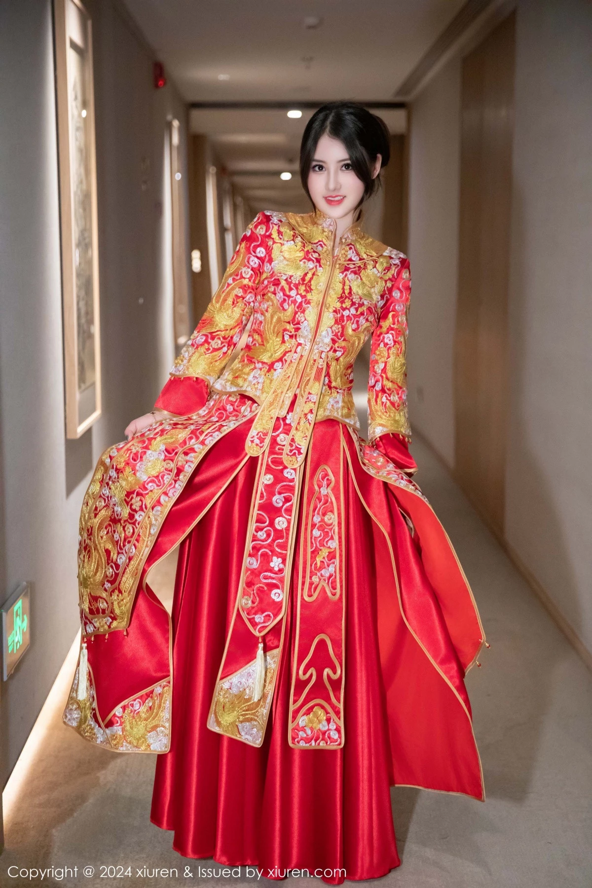 [[XiuRen秀人网]秀人网]No.9494_模特诗诗kiki性感红色新娘服饰露红色内衣秀惹火身材诱惑写真83P