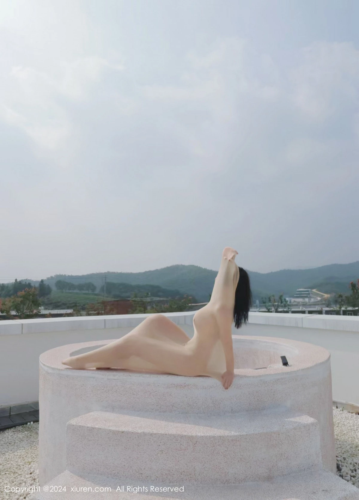 [[XiuRen秀人网]秀人网]No.9489_模特小薯条nienie户外性感肉色连体衣秀惹火身材撩人诱惑写真80P