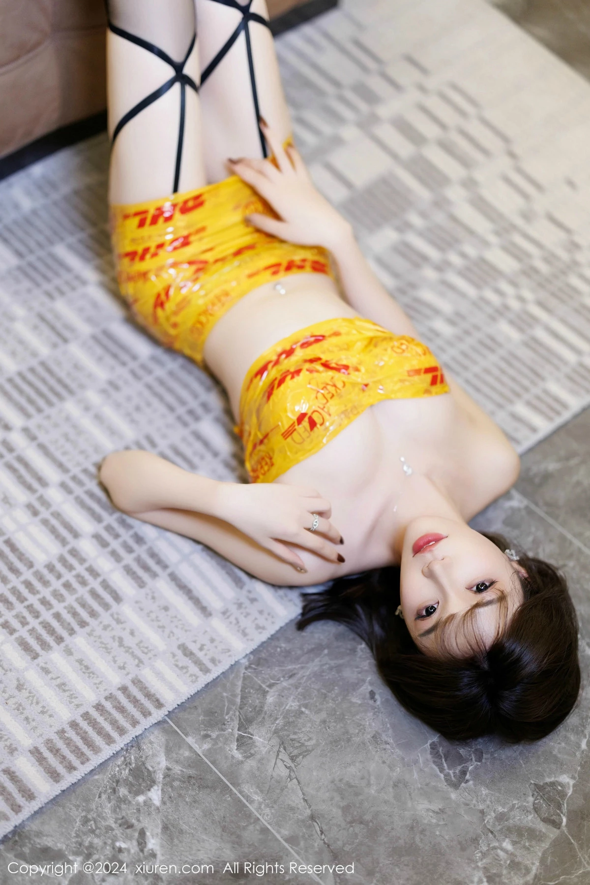 [[XiuRen秀人网]秀人网]No.9664_女神徐莉芝Booty性感黄色胶布+黑色情趣内衣秀完美身材诱惑写真88P