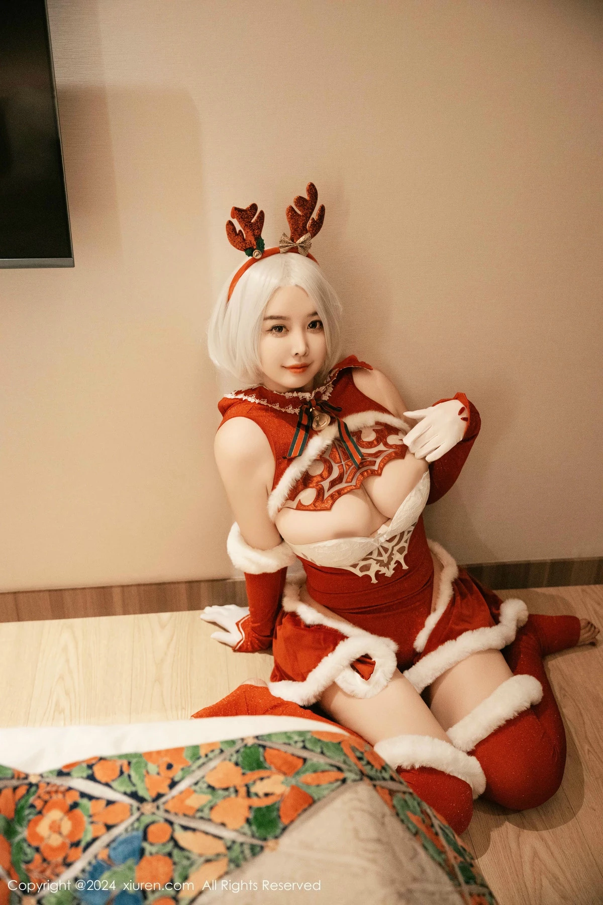 [[XiuRen秀人网]秀人网]No.9660_模特樱桃小犊子性感红色圣诞装扮半脱秀丰满身材完美诱惑写真55P