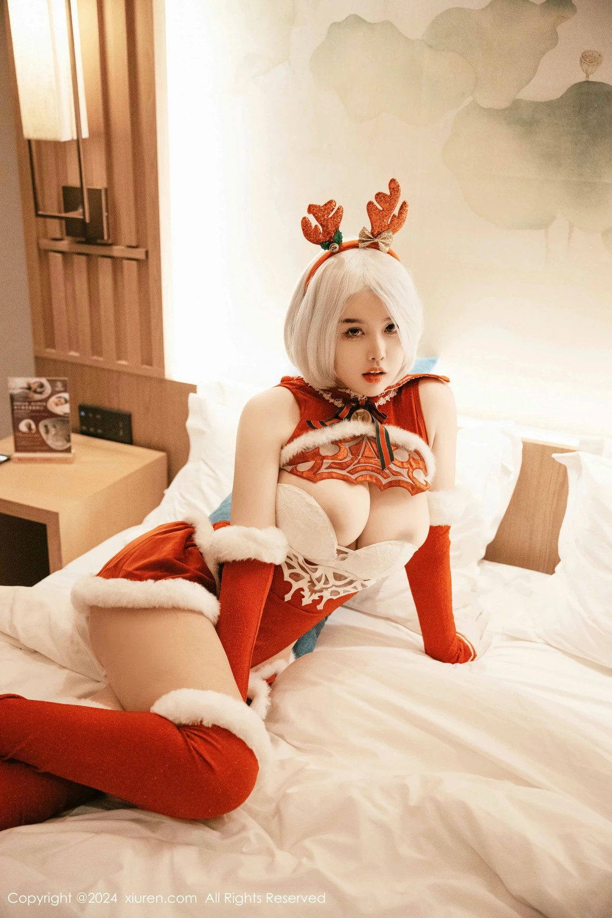 [[XiuRen秀人网]秀人网]No.9660_模特樱桃小犊子性感红色圣诞装扮半脱秀丰满身材完美诱惑写真55P