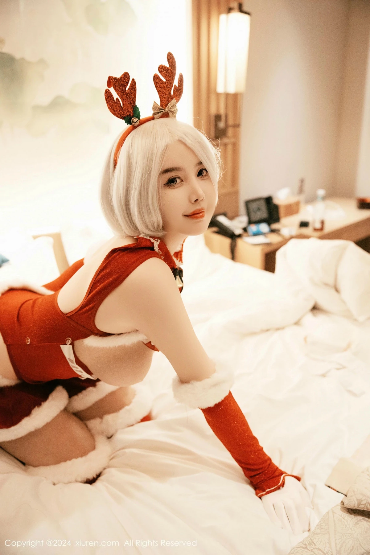 [[XiuRen秀人网]秀人网]No.9660_模特樱桃小犊子性感红色圣诞装扮半脱秀丰满身材完美诱惑写真55P