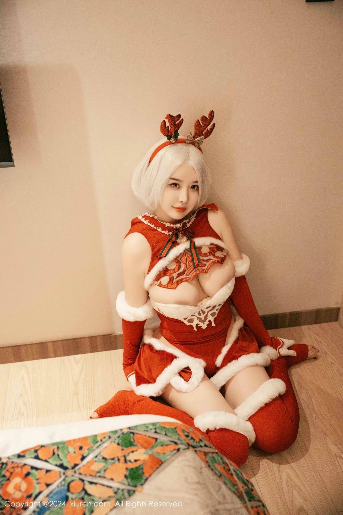 [[XiuRen秀人网]秀人网]No.9660_模特樱桃小犊子性感红色圣诞装扮半脱秀丰满身材完美诱惑写真55P