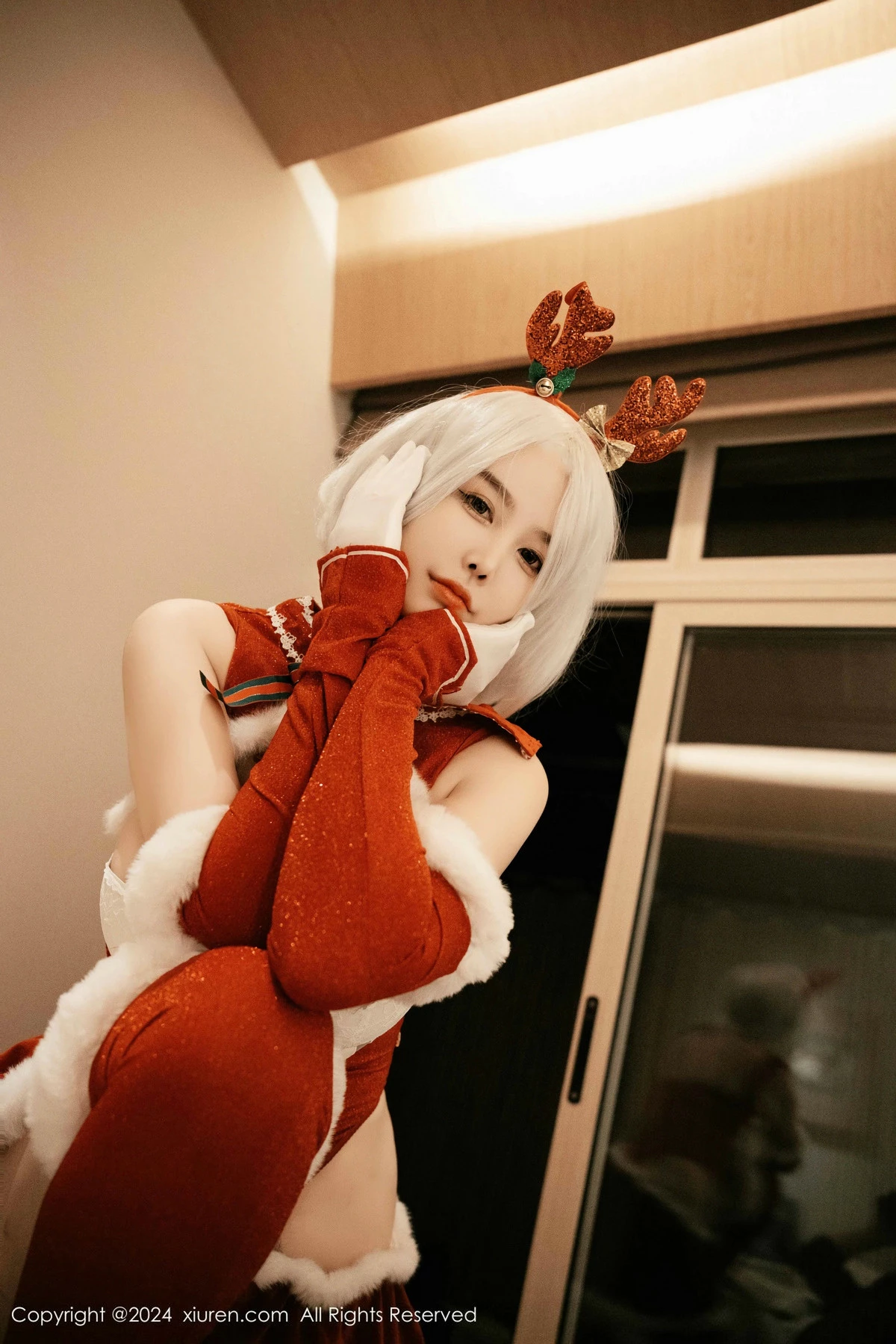 [[XiuRen秀人网]秀人网]No.9660_模特樱桃小犊子性感红色圣诞装扮半脱秀丰满身材完美诱惑写真55P