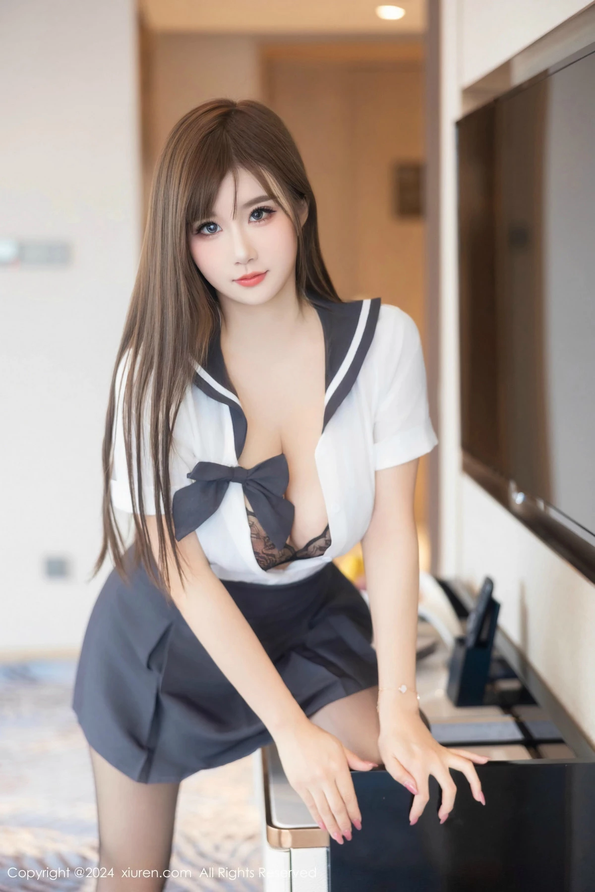 [[XiuRen秀人网]秀人网]No.9663_模特小肉肉咪性感灰色JK制服配超薄黑丝秀凹凸身材撩人诱惑写真78P