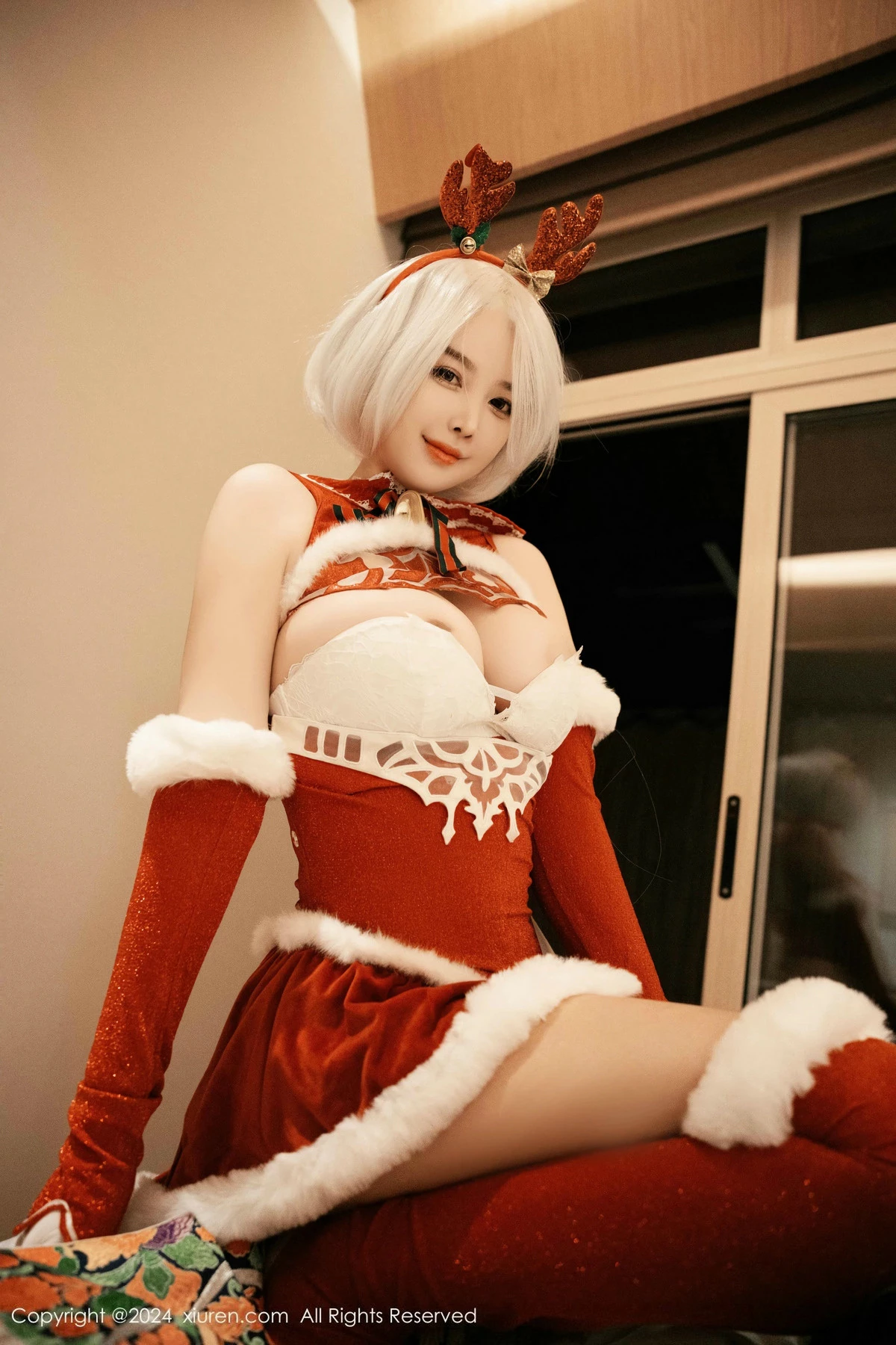 [[XiuRen秀人网]秀人网]No.9660_模特樱桃小犊子性感红色圣诞装扮半脱秀丰满身材完美诱惑写真55P