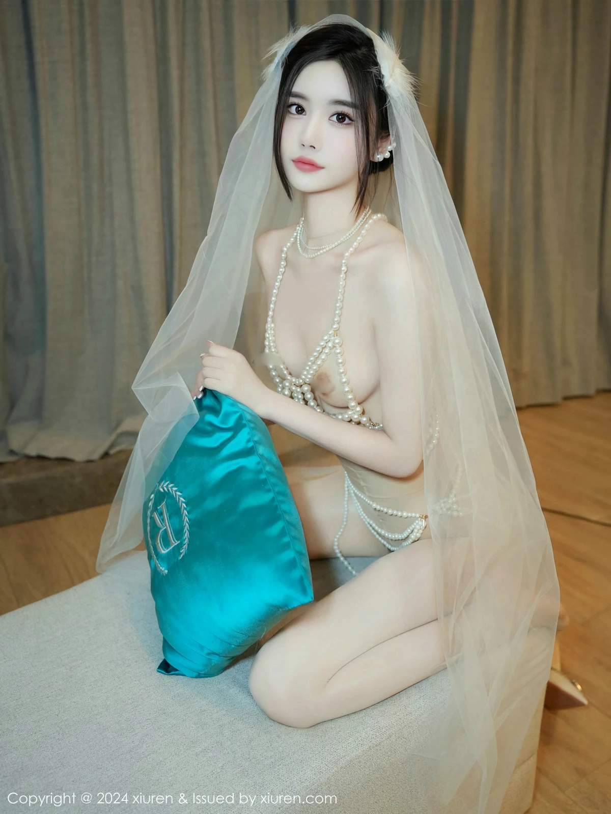 [[XiuRen秀人网]秀人网]No.9674_模特Erikaki性感薄透情趣婚纱配超薄无内肉丝秀火辣身材诱惑写真80P