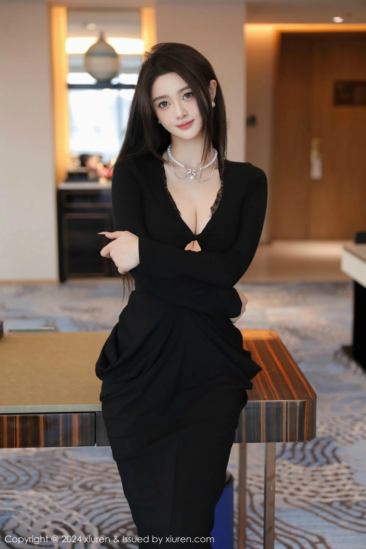 [[XiuRen秀人网]秀人网]No.9670_模特Candy糖糖性感黑色服饰露豹纹内衣配超薄黑丝秀美腿诱惑写真78P