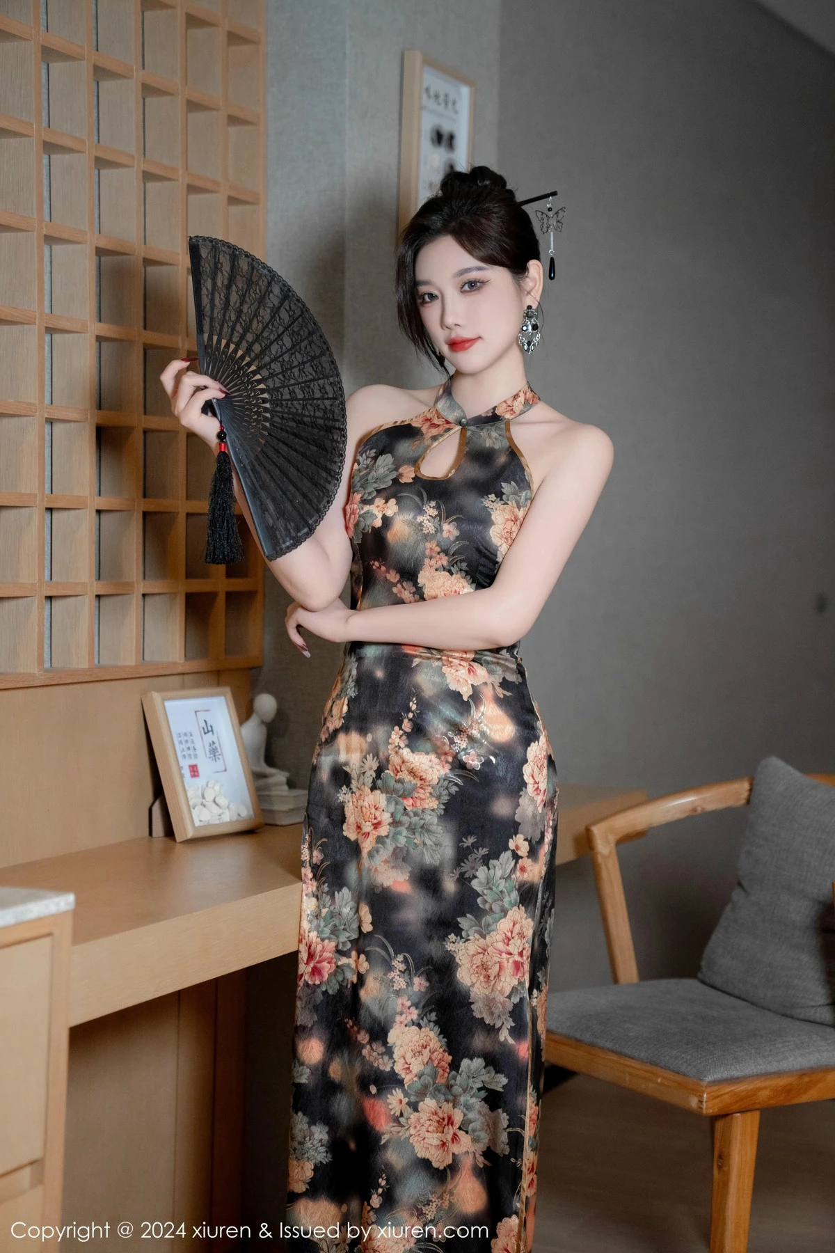 [[XiuRen秀人网]秀人网]No.9675_女神杨晨晨Yome性感深色旗袍+黑色情趣内衣秀丰腴身材诱惑写真108P