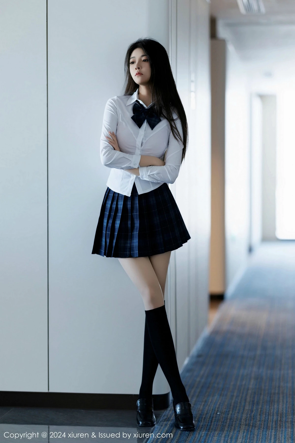 [[XiuRen秀人网]秀人网]No.9682_模特初梦瑶性感白T露粉红色内衣配超薄肉丝秀完美身材诱惑写真91P