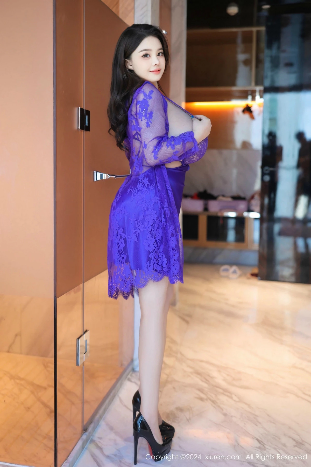 [[XiuRen秀人网]秀人网]No.9677_模特z杯悠悠性感紫色情趣服饰配蕾丝内衣秀傲人豪乳撩人诱惑写真46P