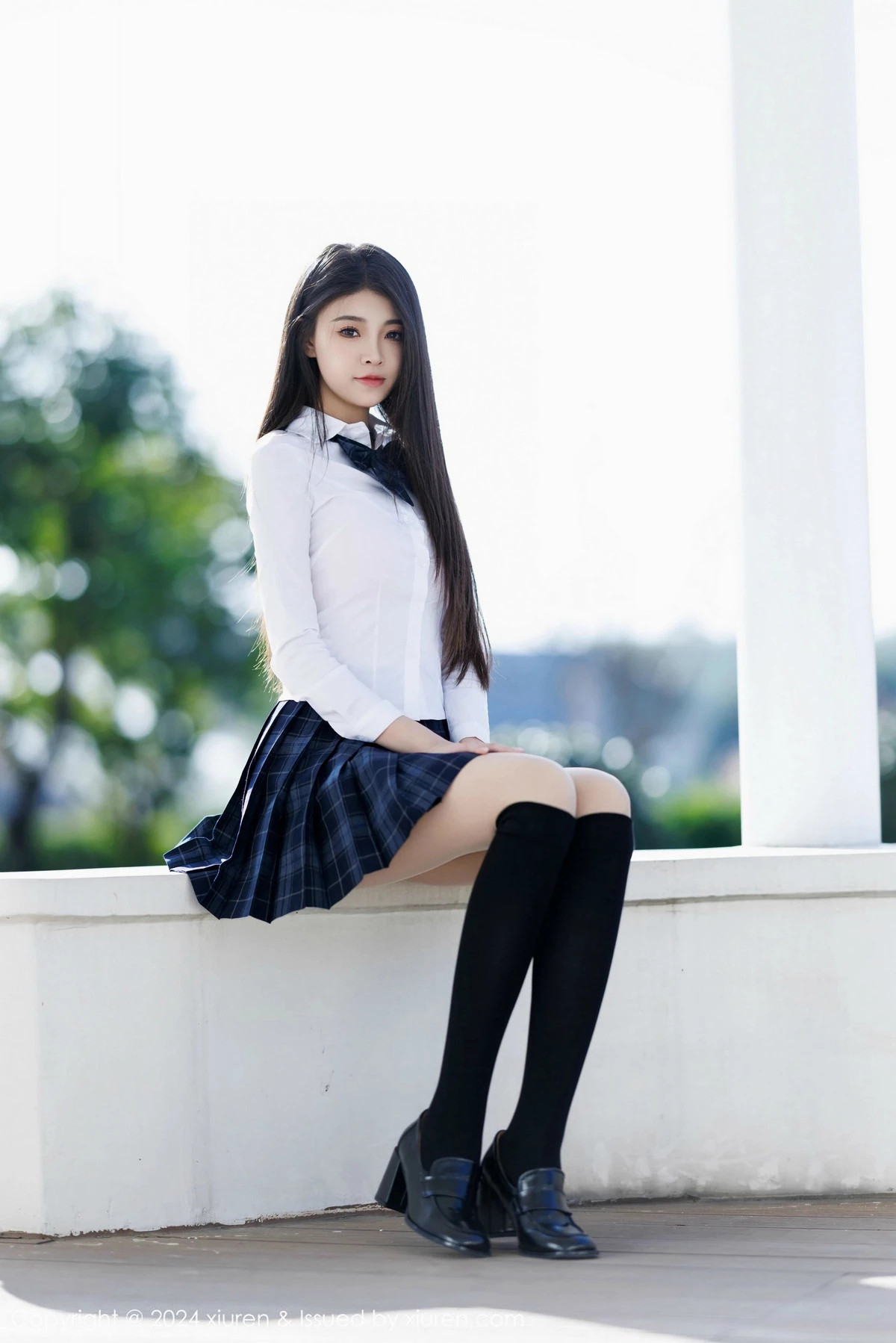 [[XiuRen秀人网]秀人网]No.9682_模特初梦瑶性感白T露粉红色内衣配超薄肉丝秀完美身材诱惑写真91P