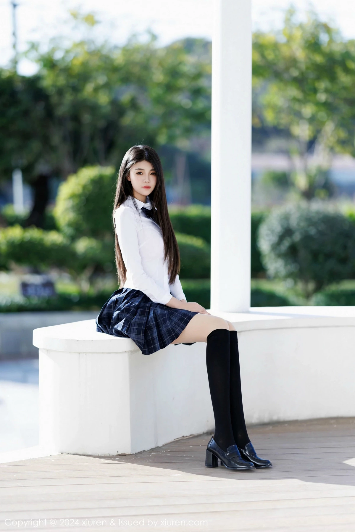 [[XiuRen秀人网]秀人网]No.9682_模特初梦瑶性感白T露粉红色内衣配超薄肉丝秀完美身材诱惑写真91P