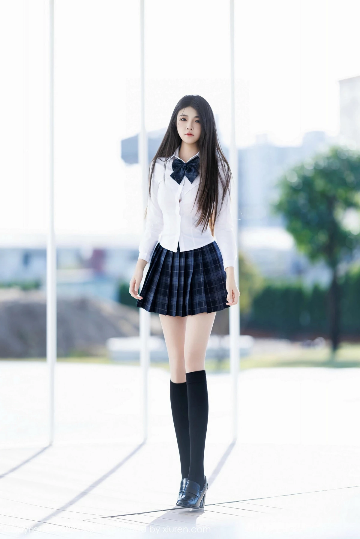 [[XiuRen秀人网]秀人网]No.9682_模特初梦瑶性感白T露粉红色内衣配超薄肉丝秀完美身材诱惑写真91P