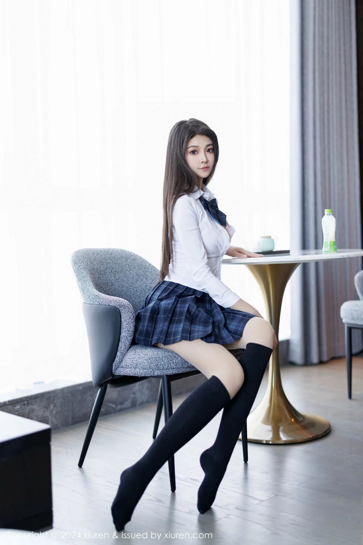 [[XiuRen秀人网]秀人网]No.9682_模特初梦瑶性感白T露粉红色内衣配超薄肉丝秀完美身材诱惑写真91P