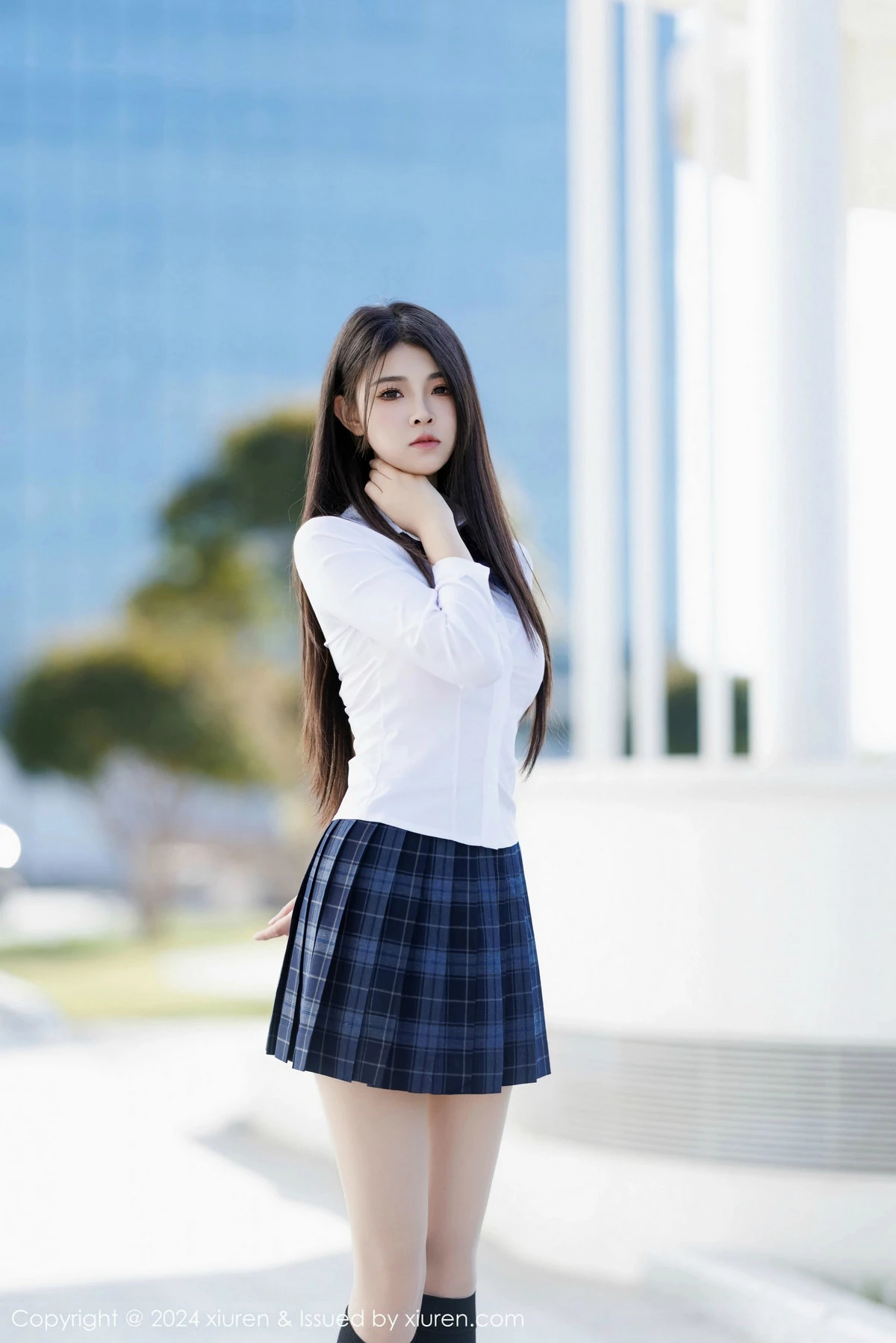 [[XiuRen秀人网]秀人网]No.9682_模特初梦瑶性感白T露粉红色内衣配超薄肉丝秀完美身材诱惑写真91P