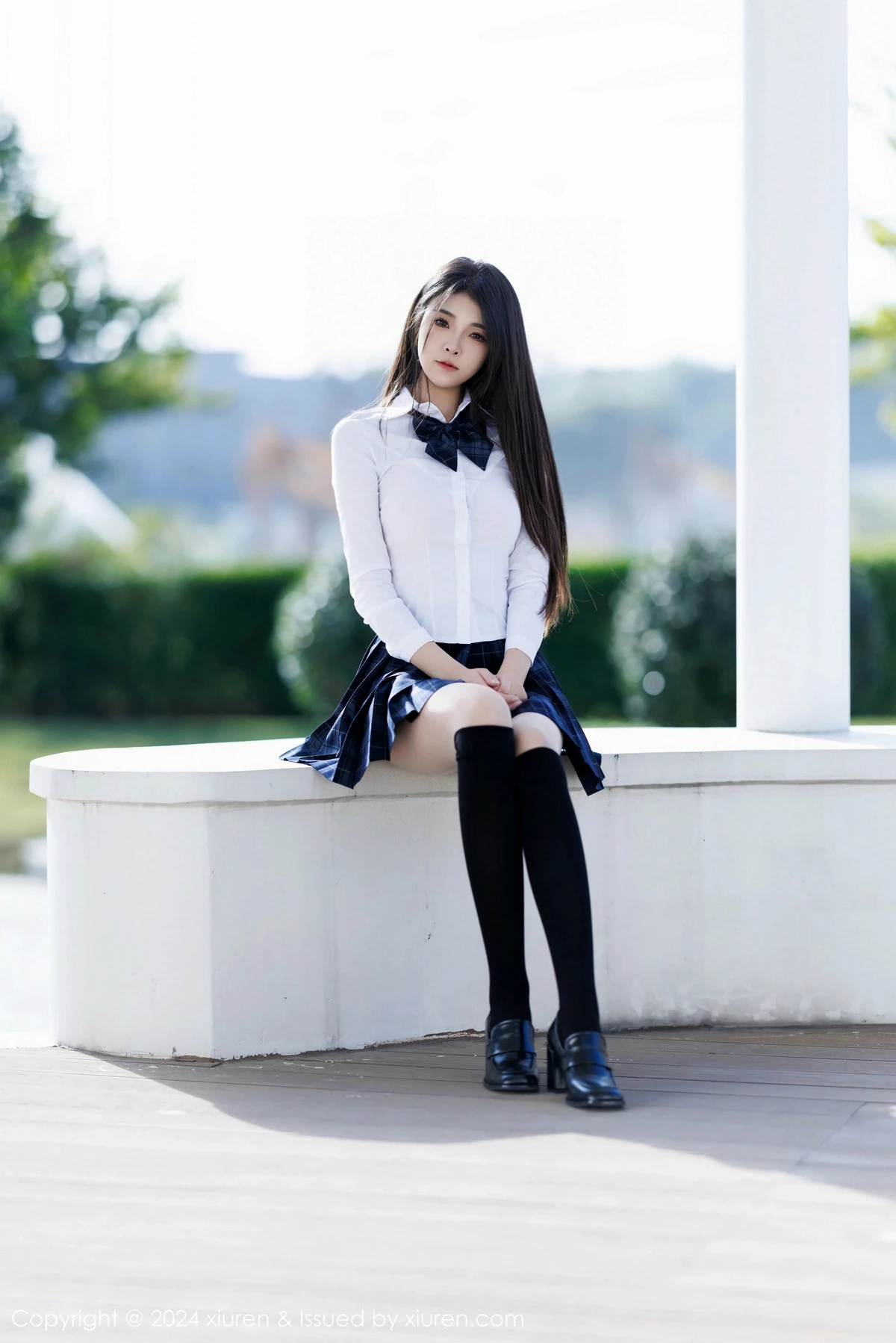 [[XiuRen秀人网]秀人网]No.9682_模特初梦瑶性感白T露粉红色内衣配超薄肉丝秀完美身材诱惑写真91P