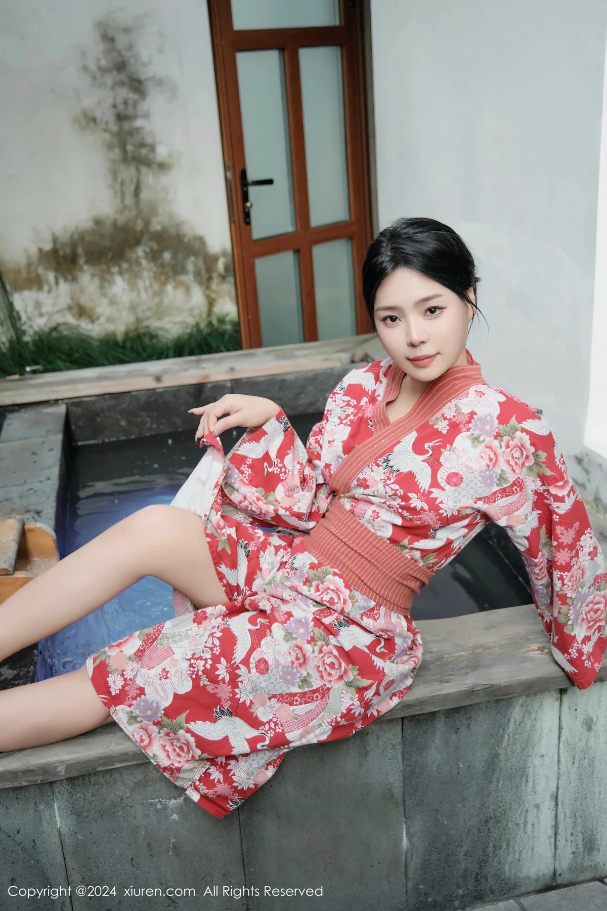 [[XiuRen秀人网]秀人网]No.9687_模特麦田温泉场景性感花色连衣裙半脱秀曼妙身姿惹火诱惑写真77P