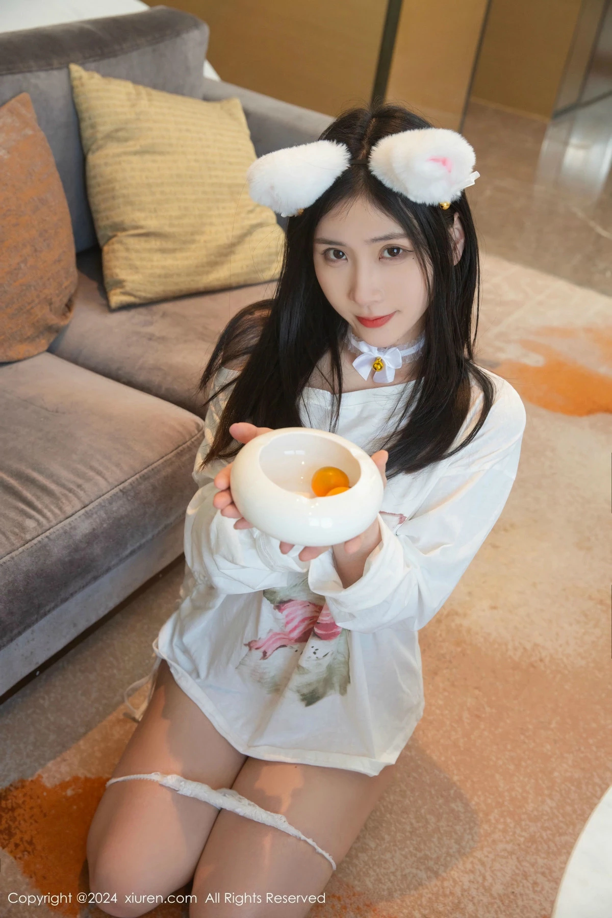 [[XiuRen秀人网]秀人网]No.9689_模特刘婷婷性感白色T恤配白色情趣内衣秀惹火身材撩人诱惑写真80P