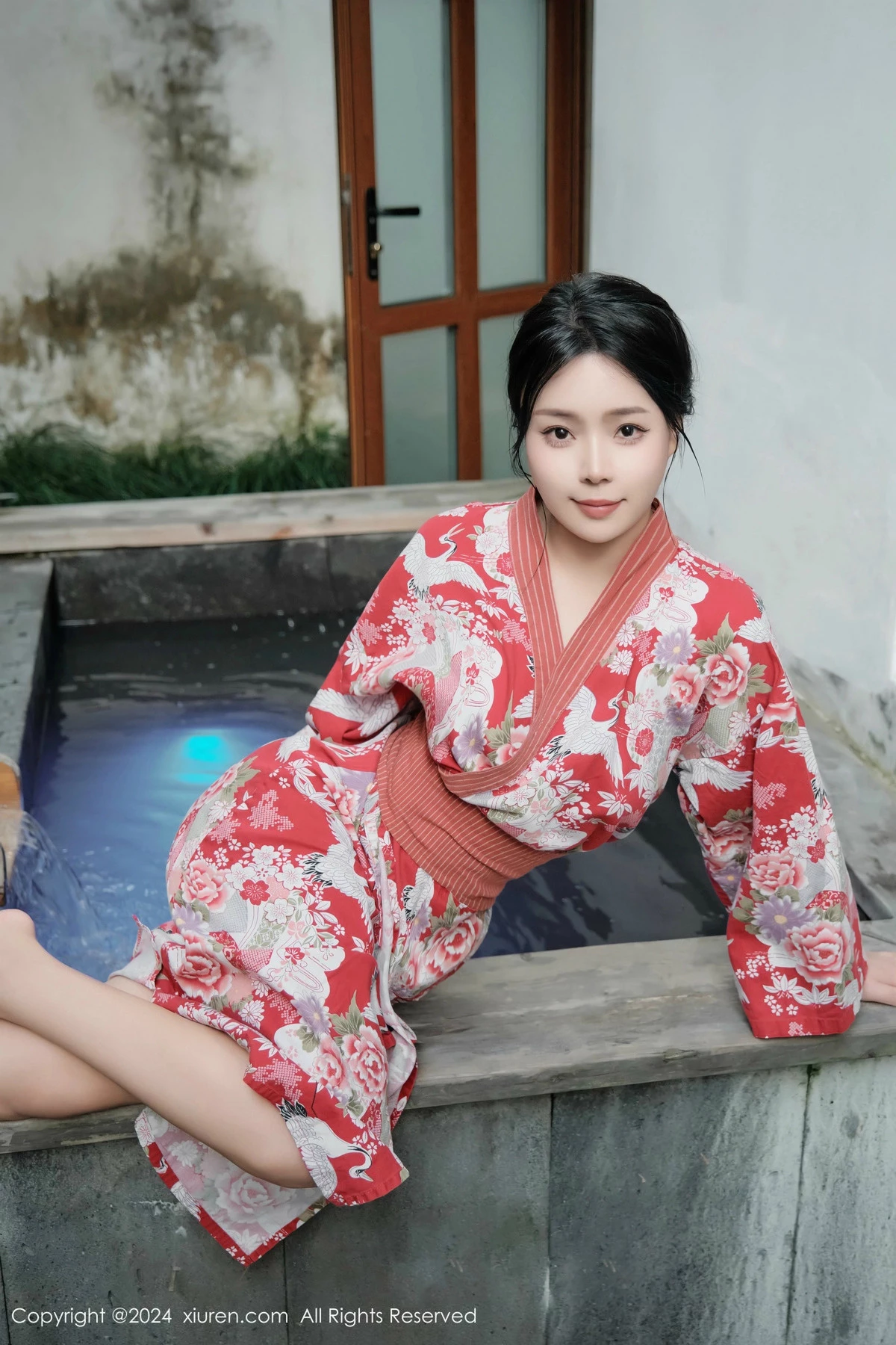 [[XiuRen秀人网]秀人网]No.9687_模特麦田温泉场景性感花色连衣裙半脱秀曼妙身姿惹火诱惑写真77P