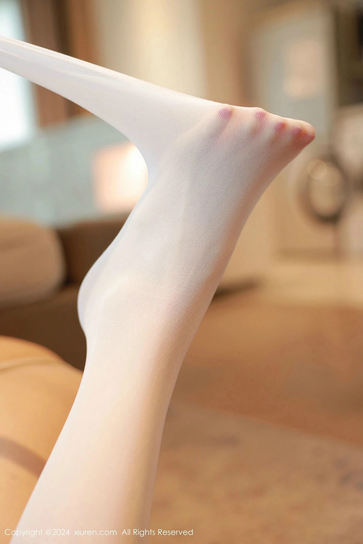 [[XiuRen秀人网]秀人网]No.9686_模特佘贝拉Bella性感黑白女仆装配白色丝袜秀完美身材诱惑写真82P