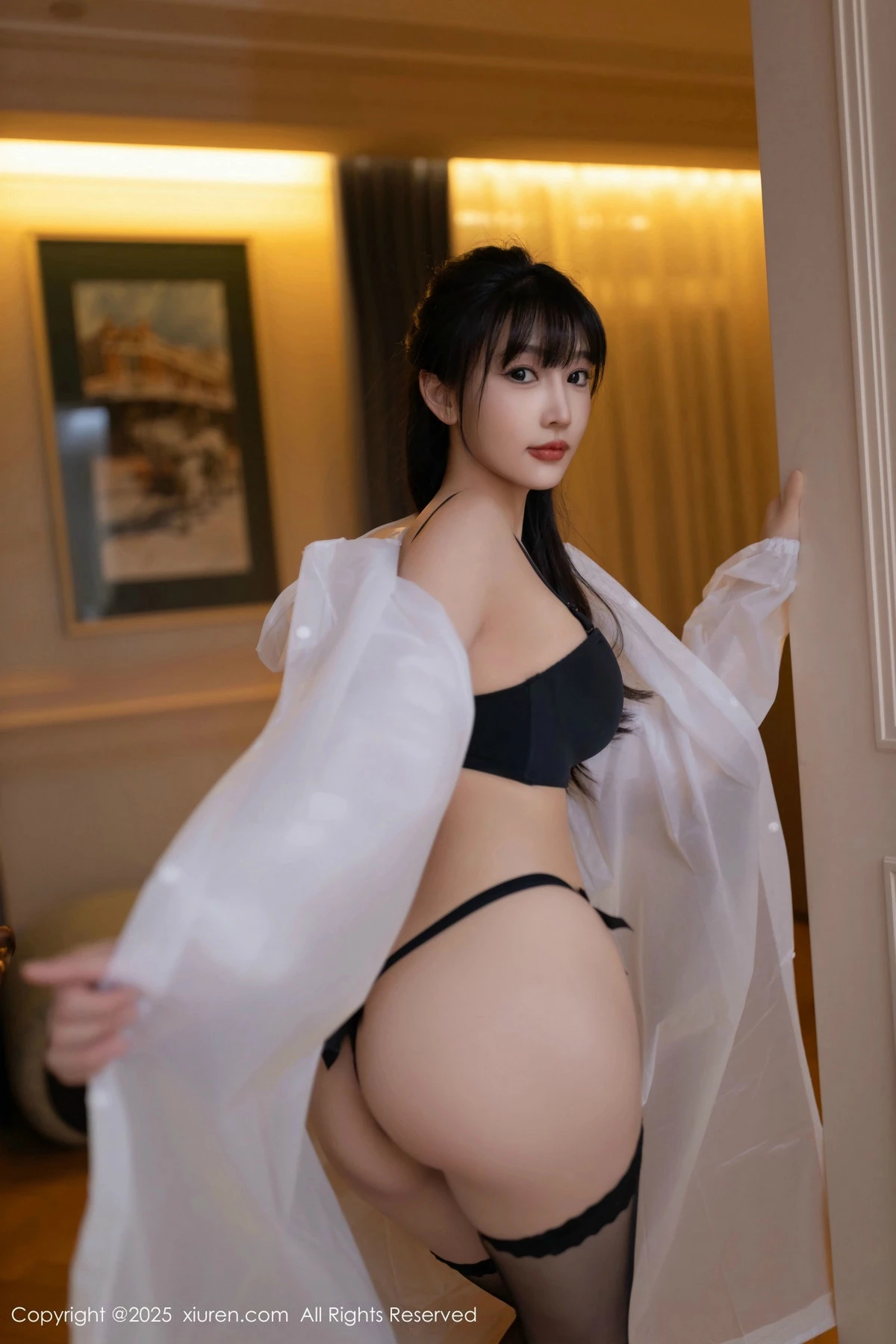 [[XiuRen秀人网]秀人网]No.9700_模特陆萱萱白色雨衣露性感黑色内衣配黑丝袜秀曼妙身姿诱惑写真80P