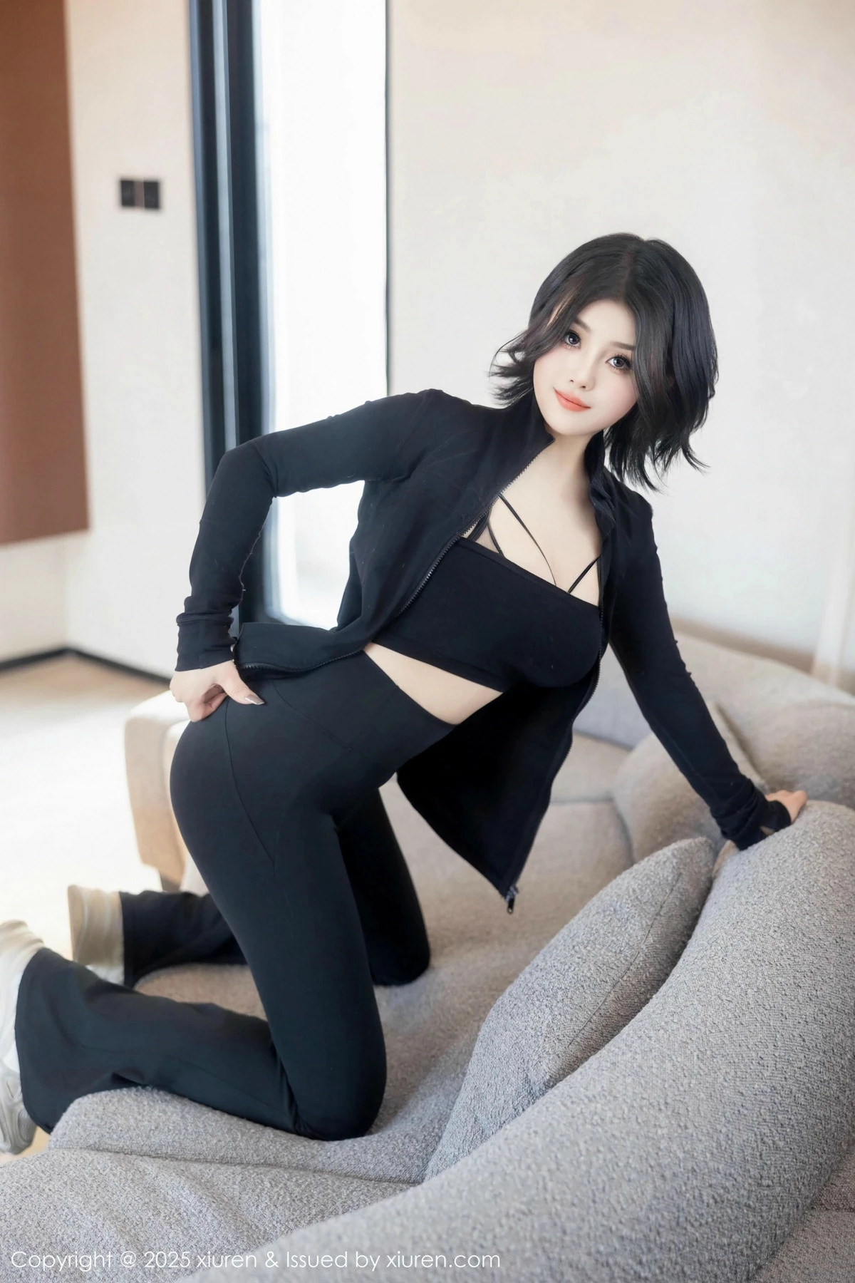 [[XiuRen秀人网]秀人网]No.9694_新人模特Monica性感简约黑色服饰露黑色内衣秀曼妙身姿诱惑写真79P